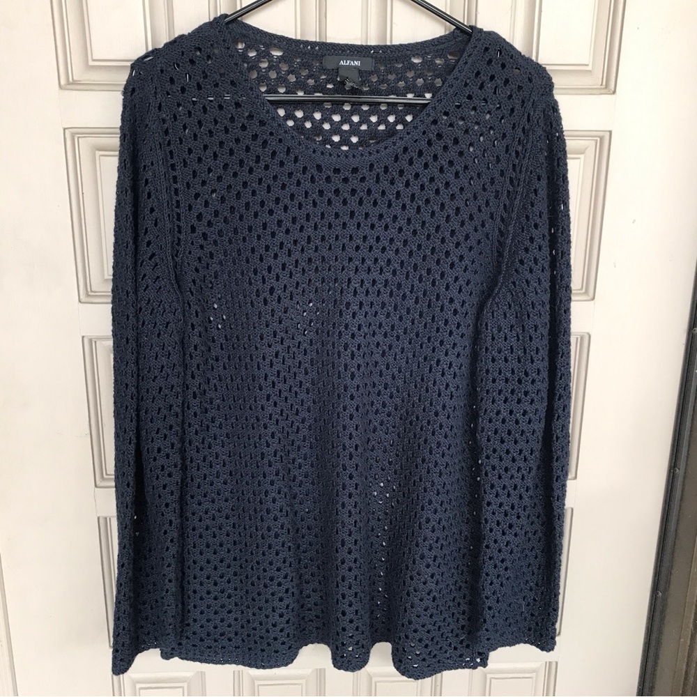 Crocheted Sweater Alfani Size Large Blue Gray Excellent Condition Long Sleeves